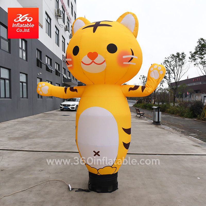 Publicidad inflable de dibujos animados de gato bailarín de bienvenida brazo exterior agitando bailarina de aire Publicidad inflable de dibujos animados gato bailarín del cielo