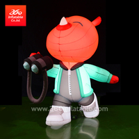 Personaje de dibujos animados inflable personalizado Publicidad personalizada Ganado inflable Llevar una cámara Mascota Dibujos animados personalizados